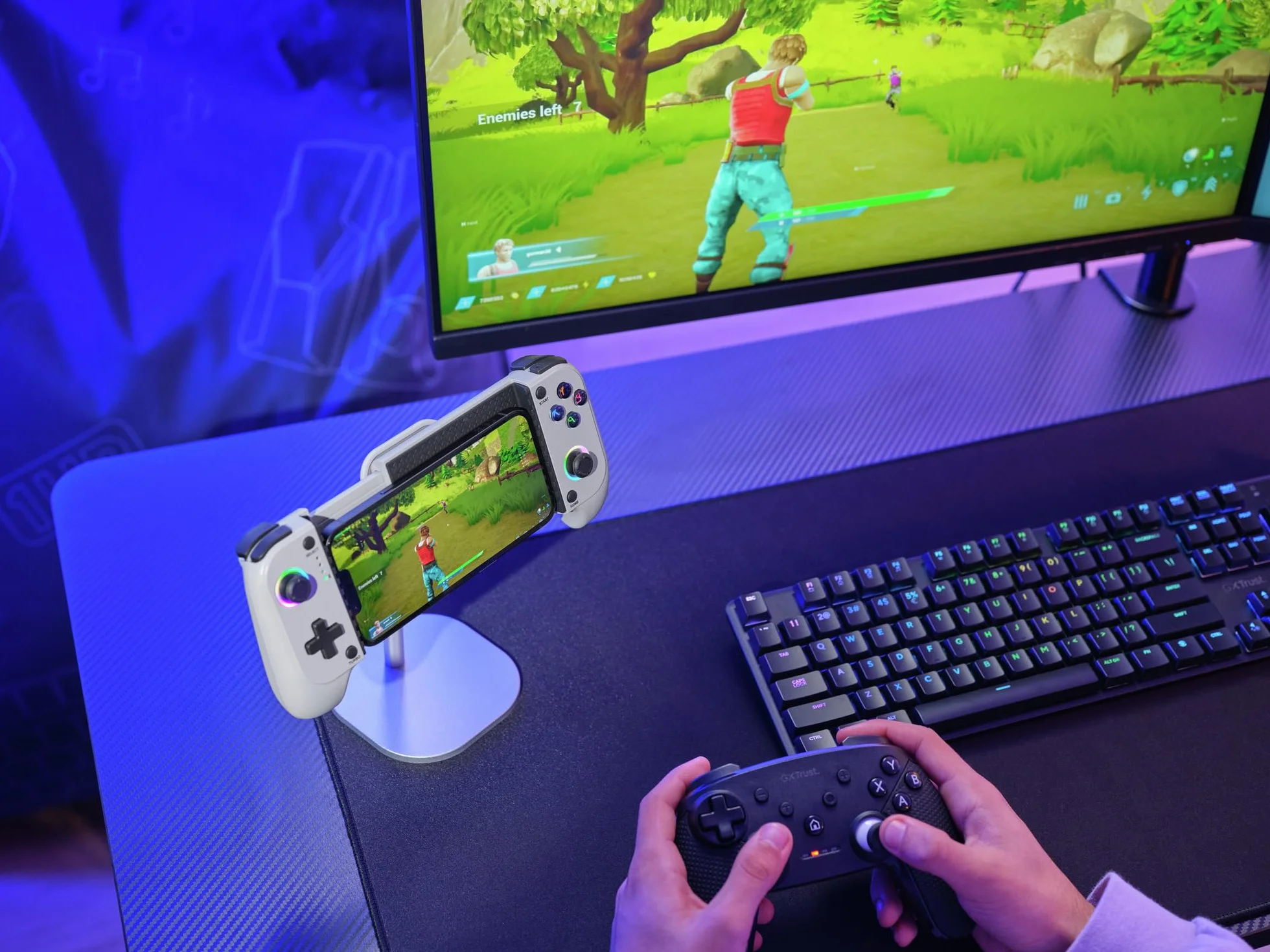 Trust Gaming GXTrust 735G Mylox Kontroler do Gier z Uchwytem na Telefon iPhone Android PS5 Xbox, Akumulator do 12h, Gamepad Bluetooth do Smartfona, Podświetlenie LED RGB, 18 Przycisków, Szary