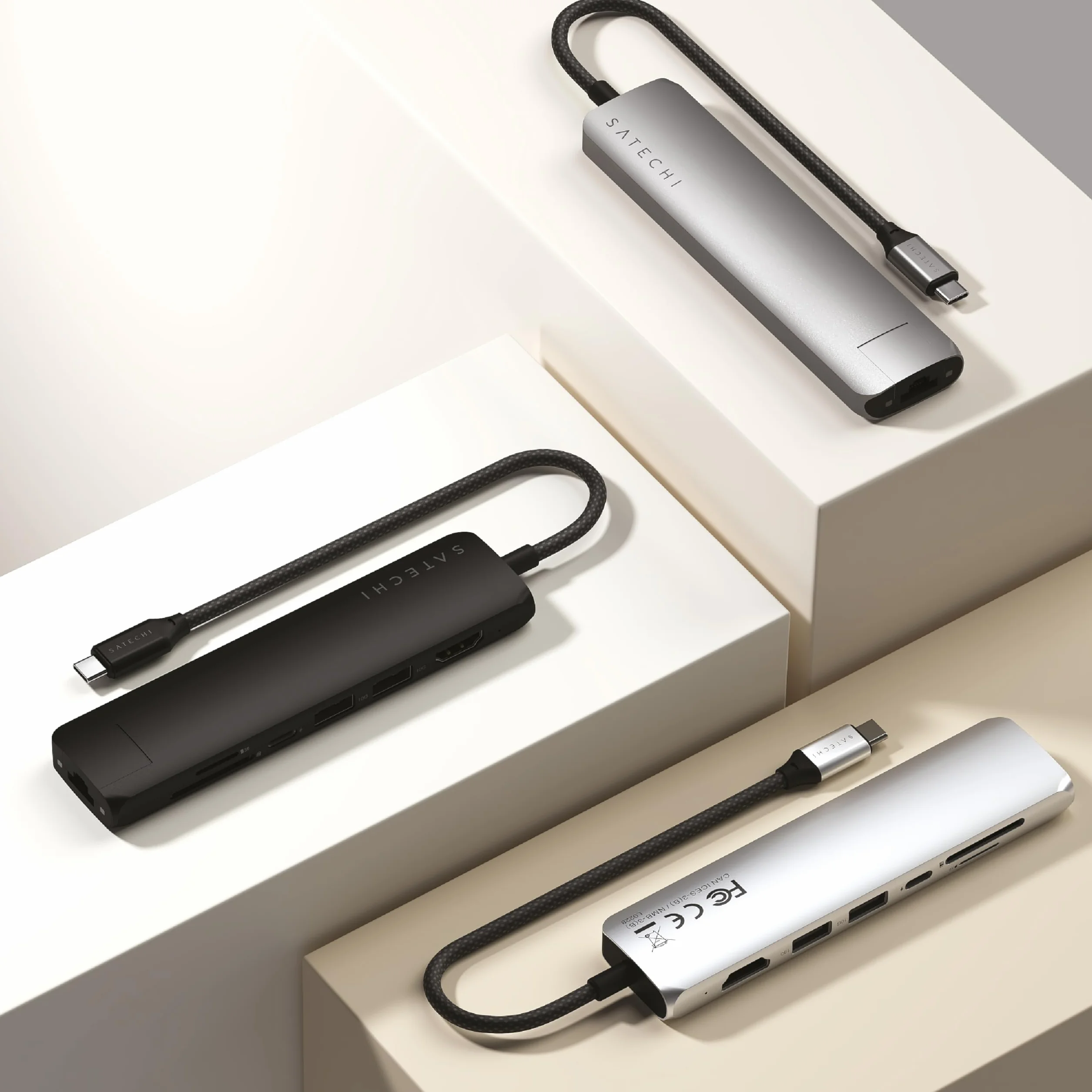 SATECHI 7-w-1 Slim Plus koncentrator USB-C, adapter wieloportowy z Ethernetem, ładowaniem PD 100 W, HDMI 4K@60Hz, 2x USB-A 10 Gb/s i SD/MicroSD do MacBooka Air/Pro/Neo, laptopa i innych – szary