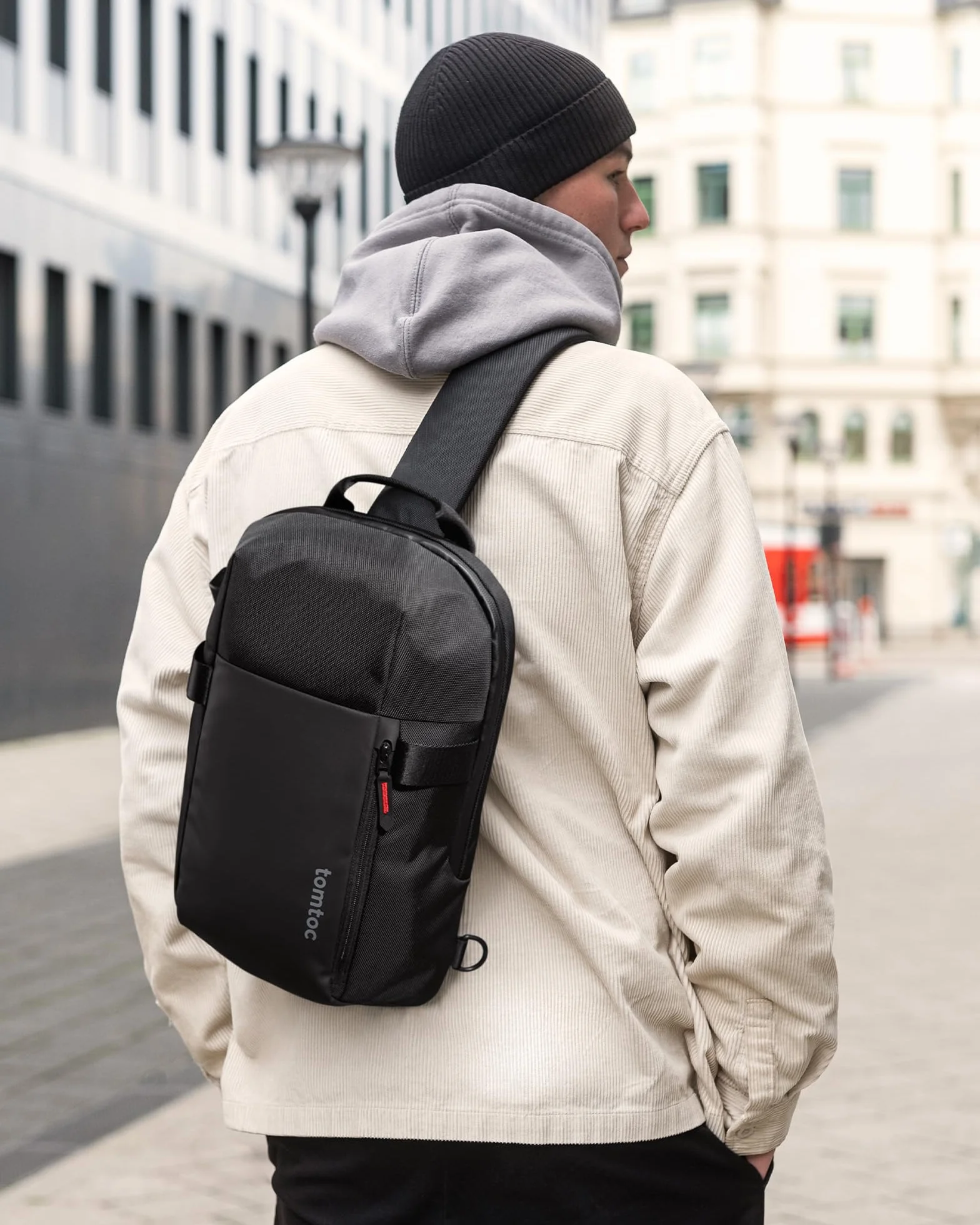 Tomtoc Kompaktowa Torba Sling EDC z Ochroną Przed Upadkiem, Plecak Krzyżowy na 14" MacBook Pro M5/M4, 13" MacBook Air