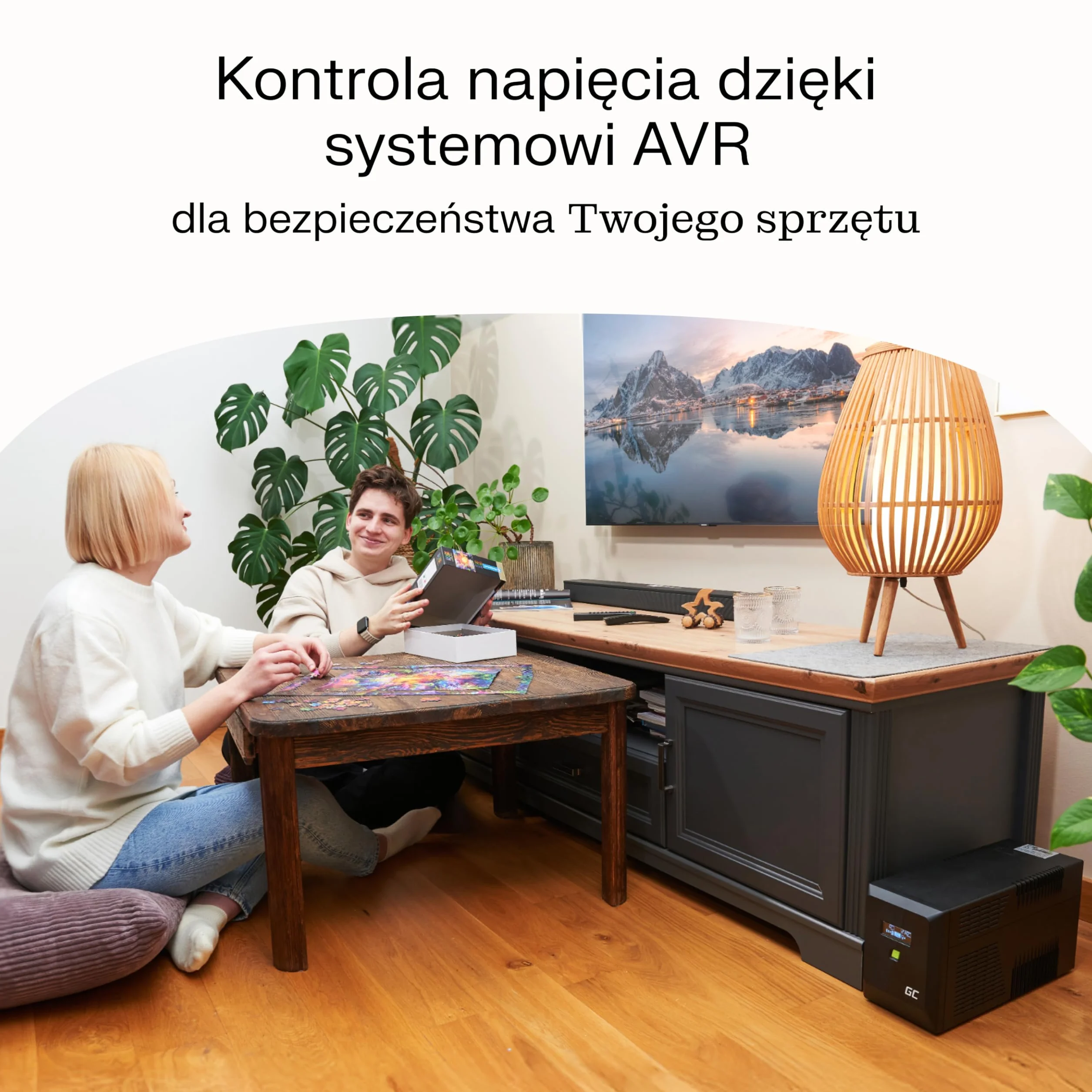 Green Cell UPS 650VA 360W PowerProof z Wyświetlaczem LCD – Zmodyfikowana Fala Sinusoidalna, Ochrona Prądowa Urządzeń, Akumulator 12 V/7 Ah, Ochrona przed Przepięciem, Awaryjne Zasilanie do Urządzeń