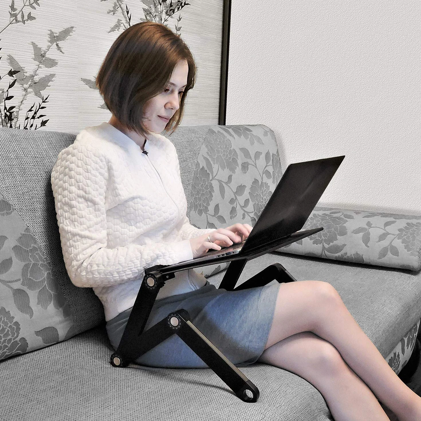 Wonder Worker Newton, składany stolik na laptopa, stojak na tablet i laptop, designerski stół do czytania do łóżka krzesła i sofy, ergonomiczny, wszechstronny regulowany, lekki aluminium