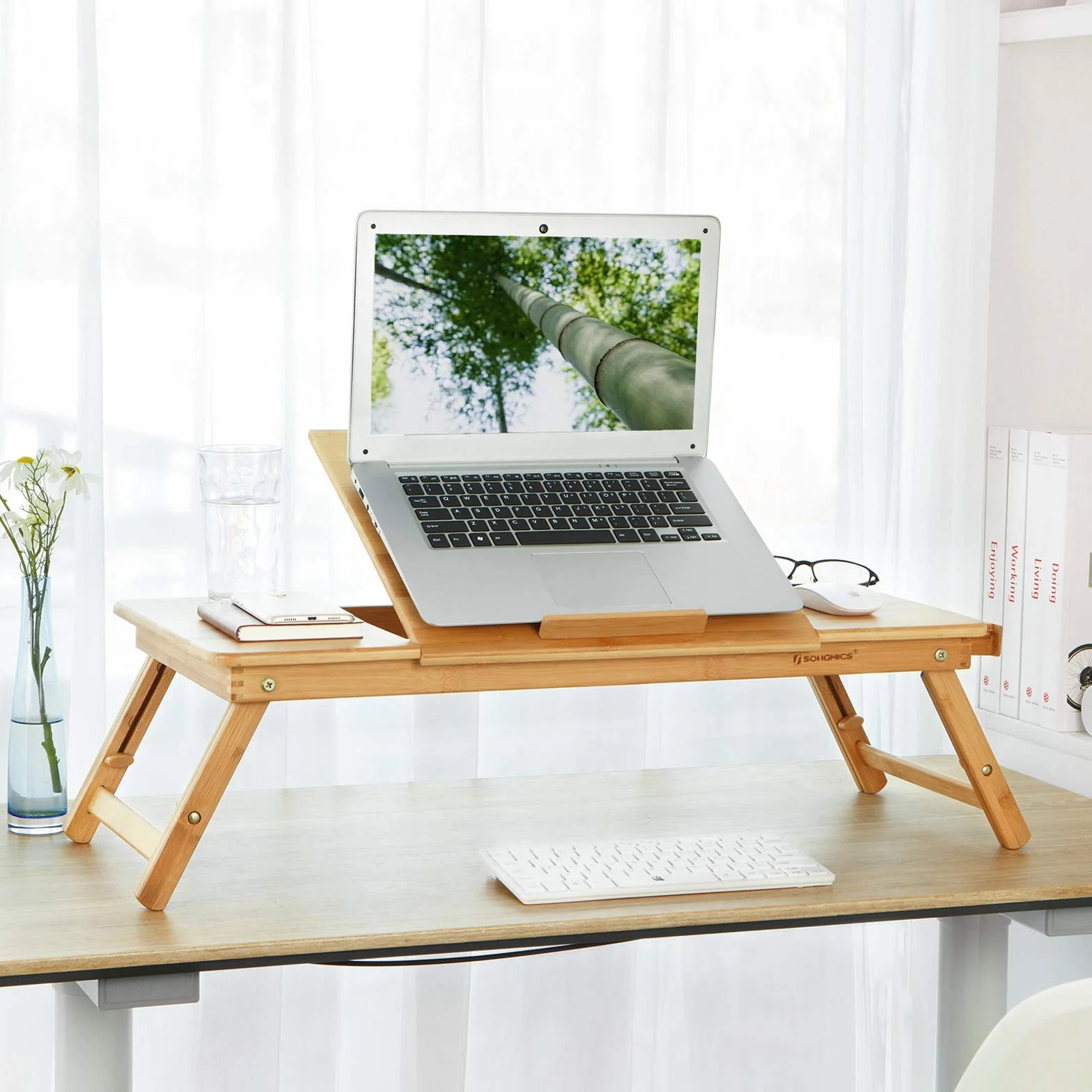 SONGMICS Stolik pod laptop, składany i regulowany na wysokość stolik na notebook, z otworami wentylacyjnymi, dla osób lewo- i praworęcznych, stolik do łóżka z bambusa z szufladą, 72 x (21-29) x 35 cm (szer. x wys. x gł.) LLD004