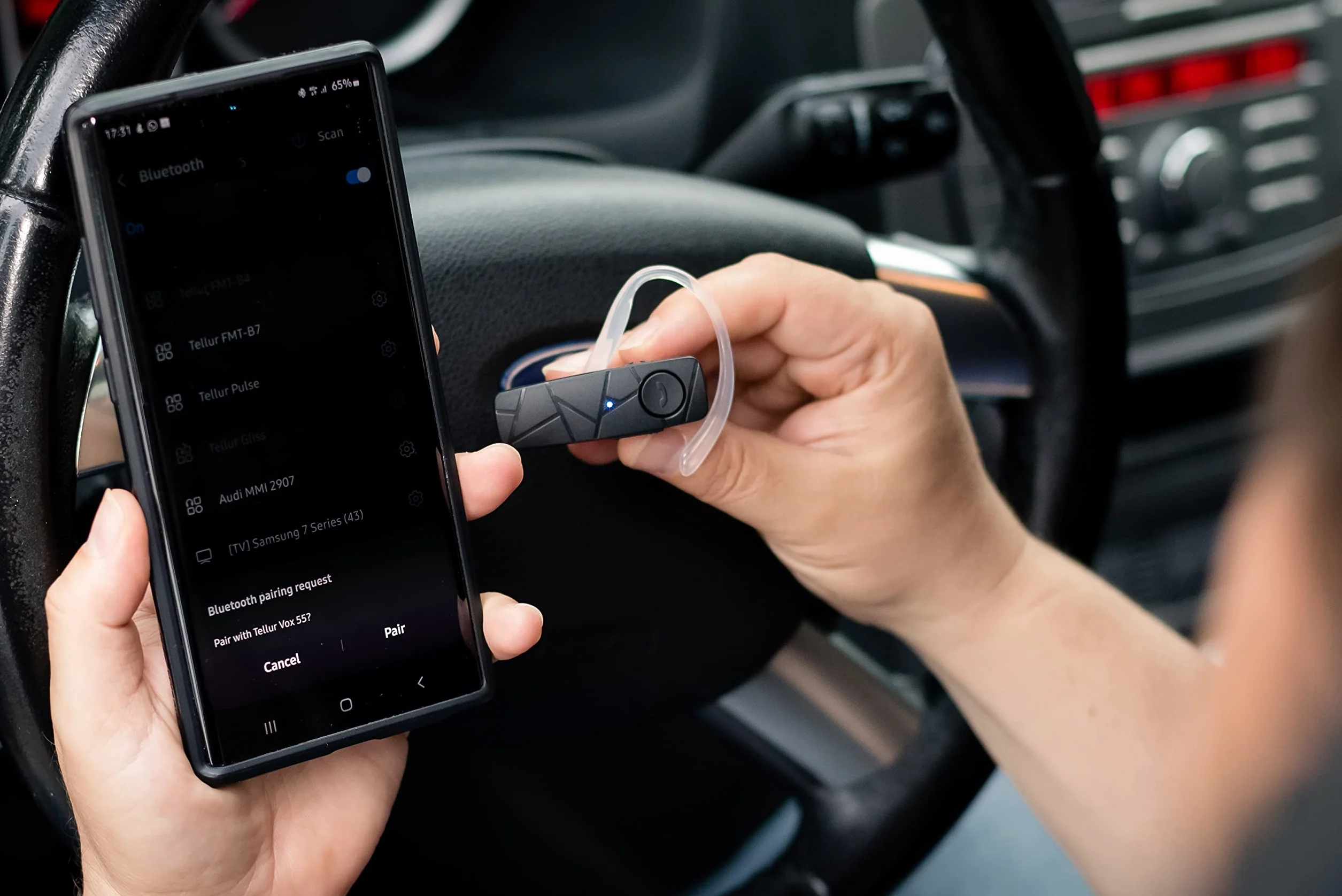 Tellur Zestaw słuchawkowy Bluetooth VOX 60, Multipoint, obsługuje dwa połączone telefony jednocześnie, ładowarka samochodowa w zestawie, czarny
