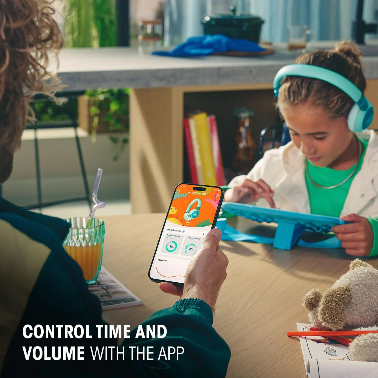 JBL Junior 320 BT Bezprzewodowe Słuchawki Nauszne z Bluetooth dla Dzieci z Wbudowanym Mikrofonem, 50 H Odtwarzania, Ograniczeniem Głośności, Łatwym Sterowaniem i Zestaw naklejek, Zielone