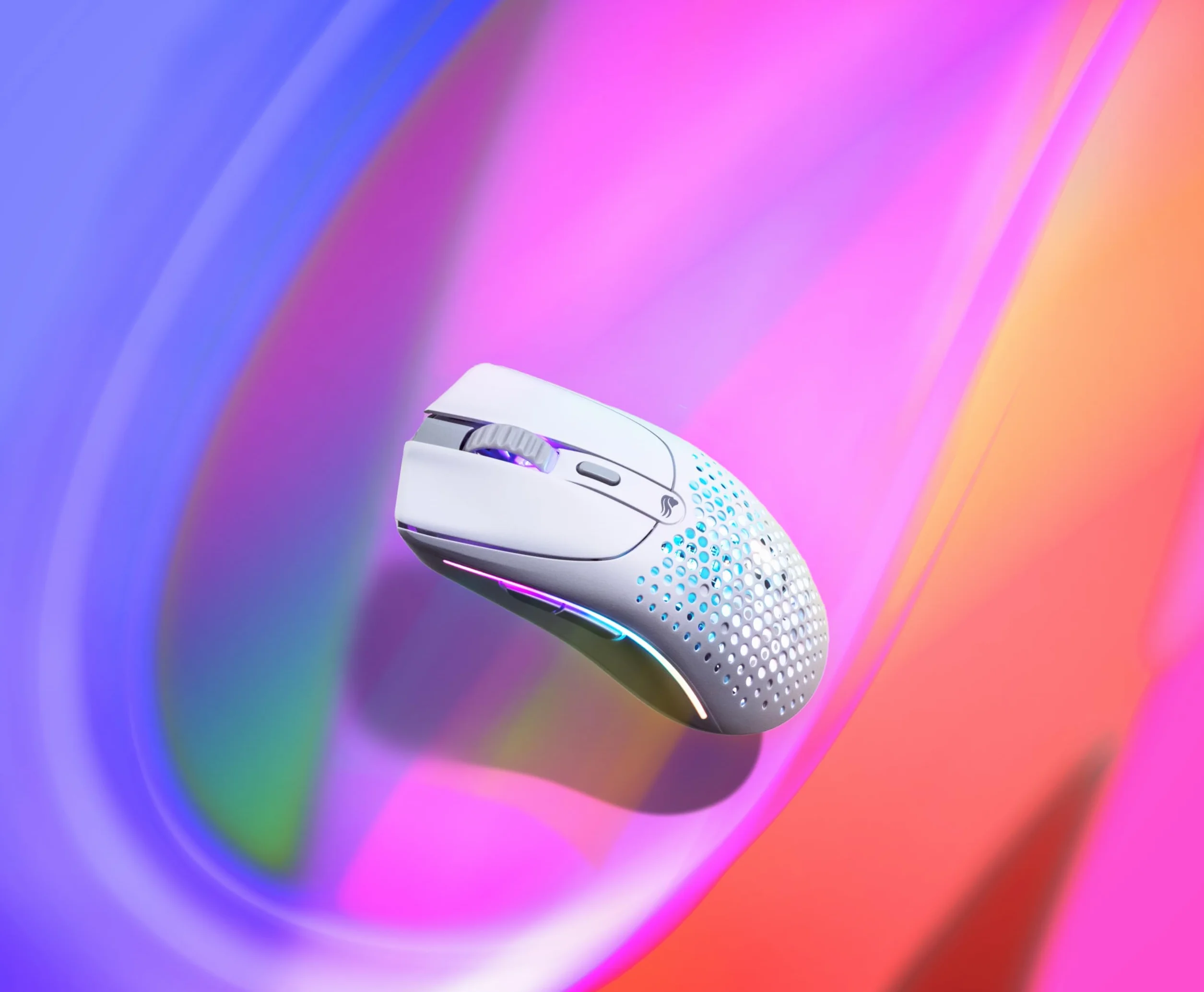 GLORIOUS Gaming Model O 2 Wireless – hybrydowa 2,4 GHz/Bluetooth, długi czas baterii, superlekka (68 g), czujnik BAMF 2,0 26k, RGB, oburęczna, 6 przycisków, ślizgacze – biel