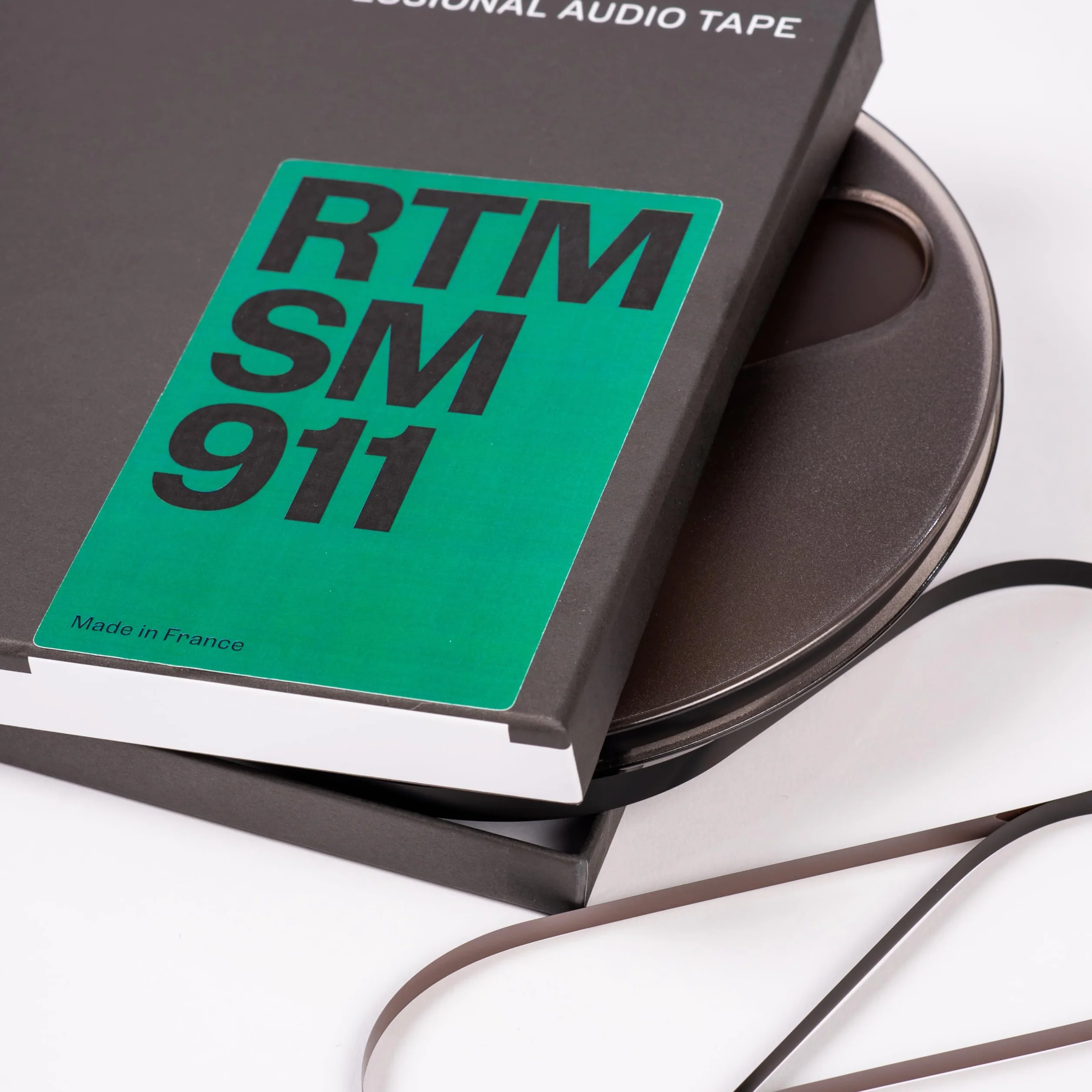 RTM Studio Master Recording SM 911 ¼ cala - Taśma Magnetyczna do Nagrywania Dźwięku - Trident 366 metrów na Plastikowej Szpulce - średnica 7 cali (18 cm)