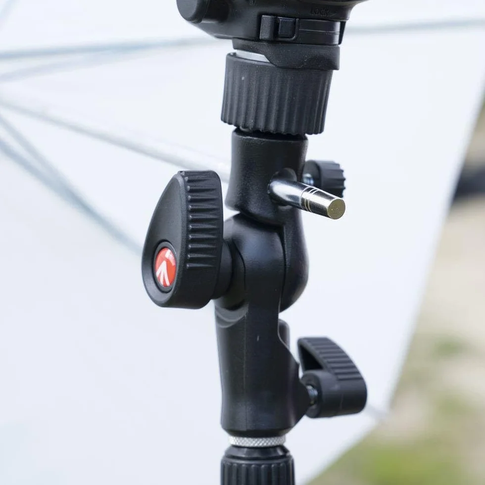 Manfrotto zimne buty przechylona głowa czarna