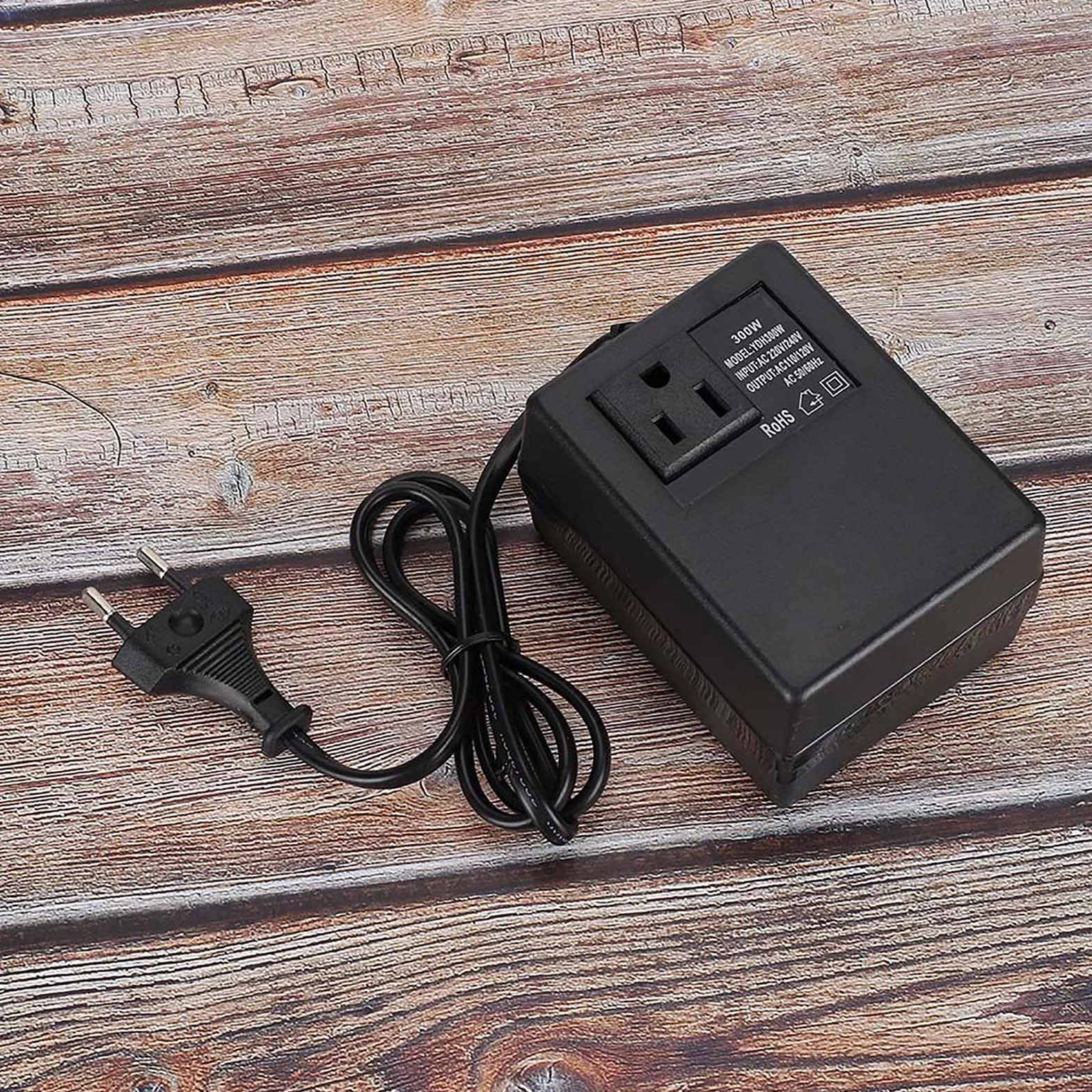 Transformator Mocy 300 W Przetwornica Napięcia AC 220 V do 110 V UE Adapter Wtyczki Kompaktowy Lekki Idealny Towarzysz W Podróży
