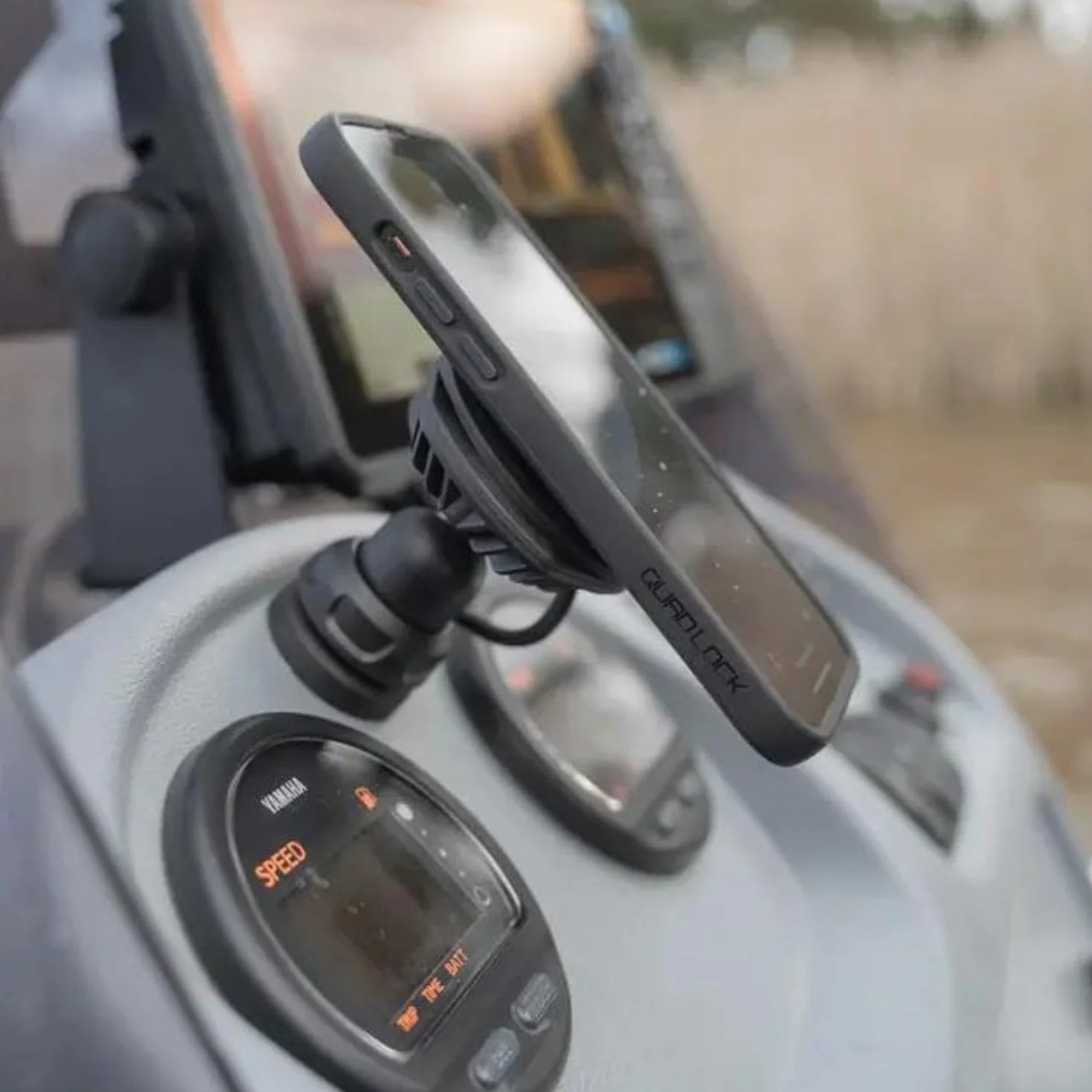 Quad Lock Wodoodporna głowica ładowania bezprzewodowego - 12V-24V zasilana kablem
