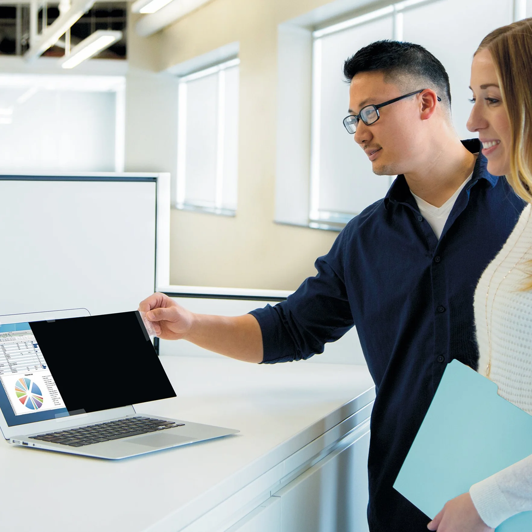 Fellowes Privascreen Filtr Prywatyzujący do Monitora 39.6 cm (15.6 Cala)