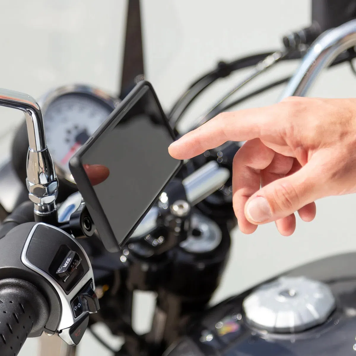 SP Connect Clutch Mount Pro