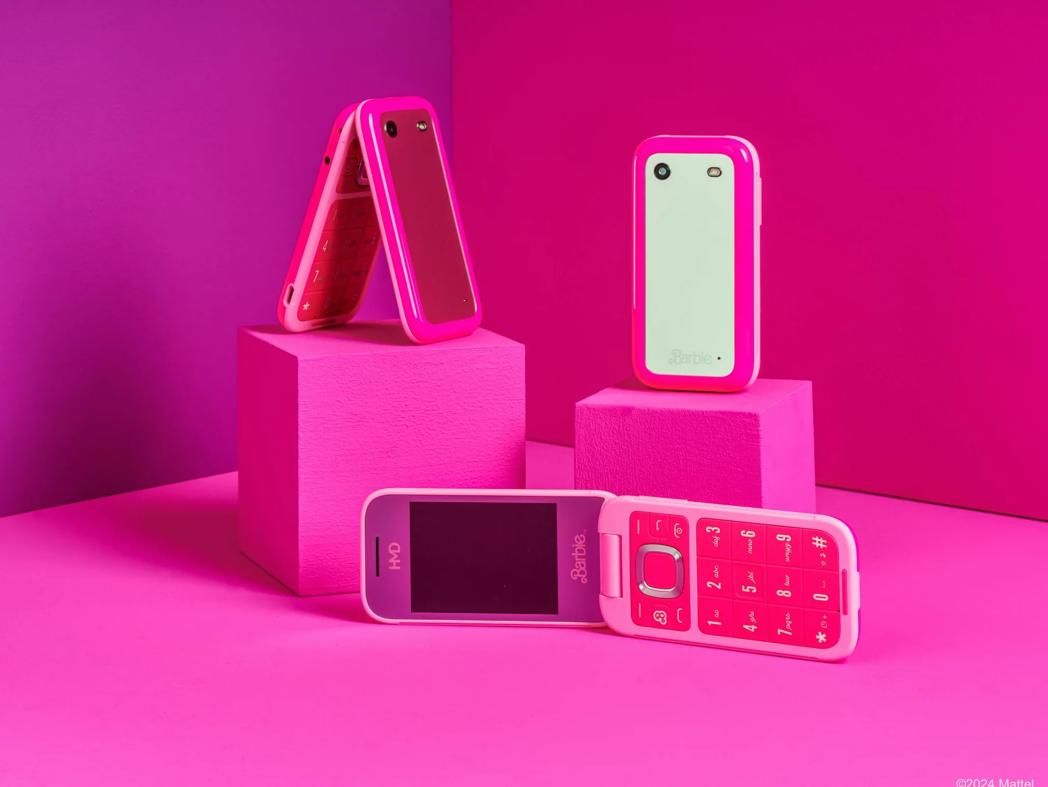 HMD Barbie Telefon z klapką kompatybilny z Barbie (ekran 2,8", aparat 0,3 MP, 64/128 MB, 1450 mAh, 4G) Power Pink