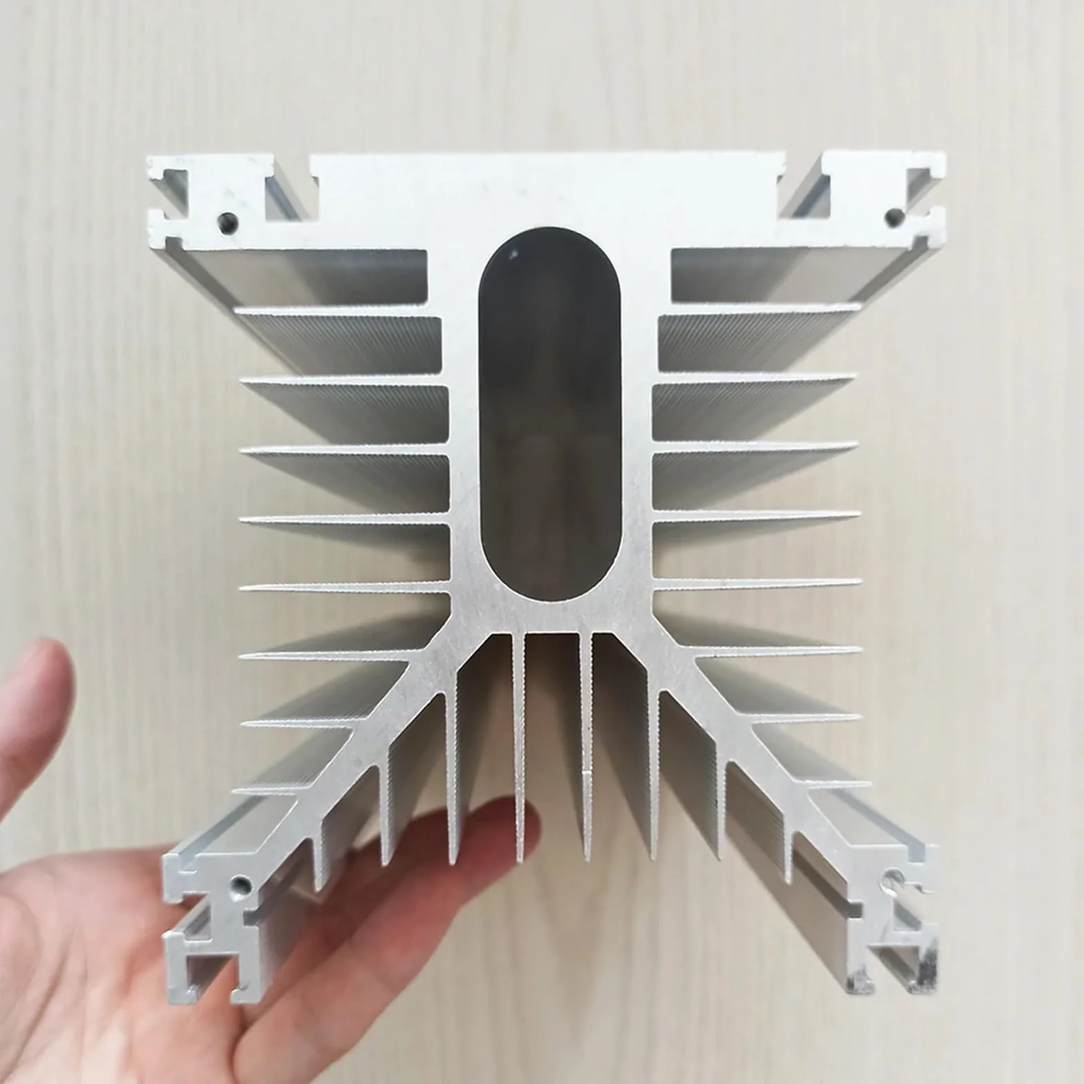 Radiator Y-250 moduł dużej mocy 250x125x135 mm do SSR 60-600A