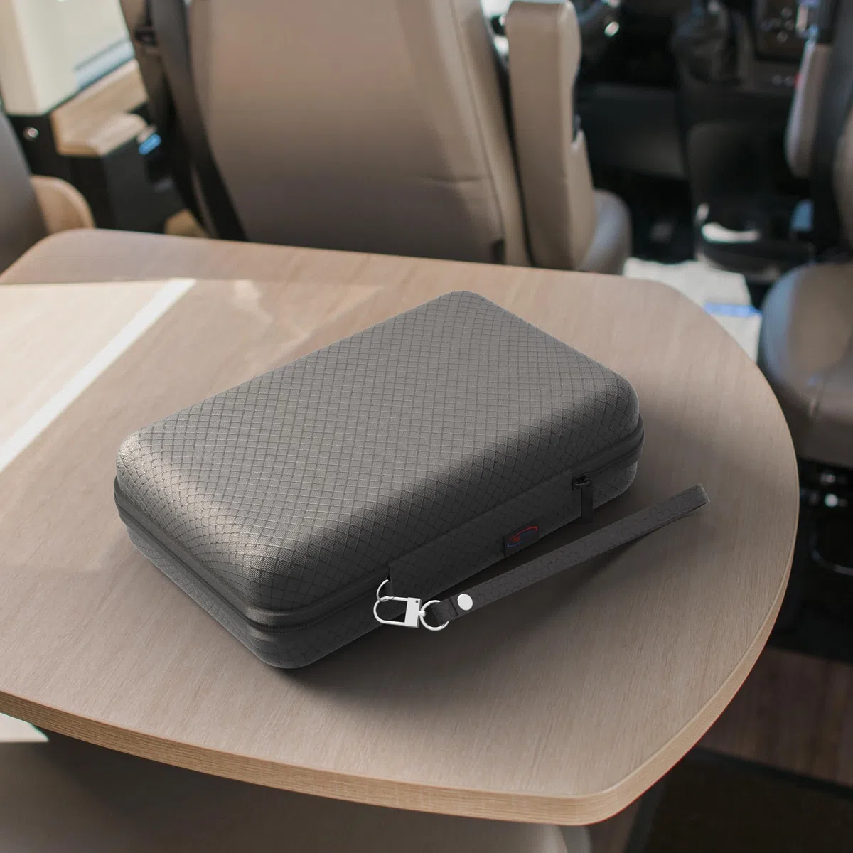 DigiCharge Navi Twarde etui do Tomtom Go Classic 6'' Discover 6'' Premium 6" Basic 6" Essential 6" Go Camper Tour Go 6200 6250 6100 620 610 Camper Professional GPS