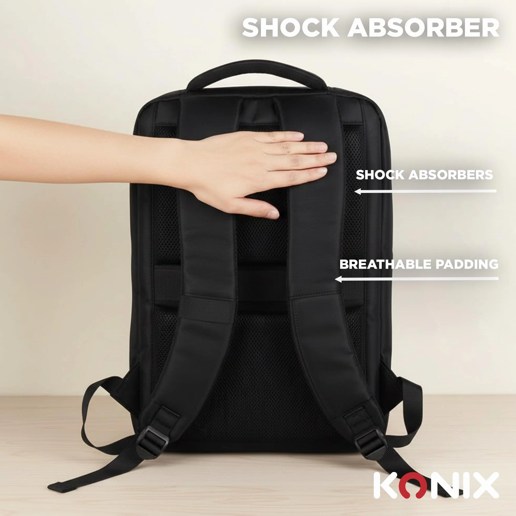 Plecak Konix Mythics PS5 Titan do przechowywania i transportu 16L 30x10x47 cm czarno-biały