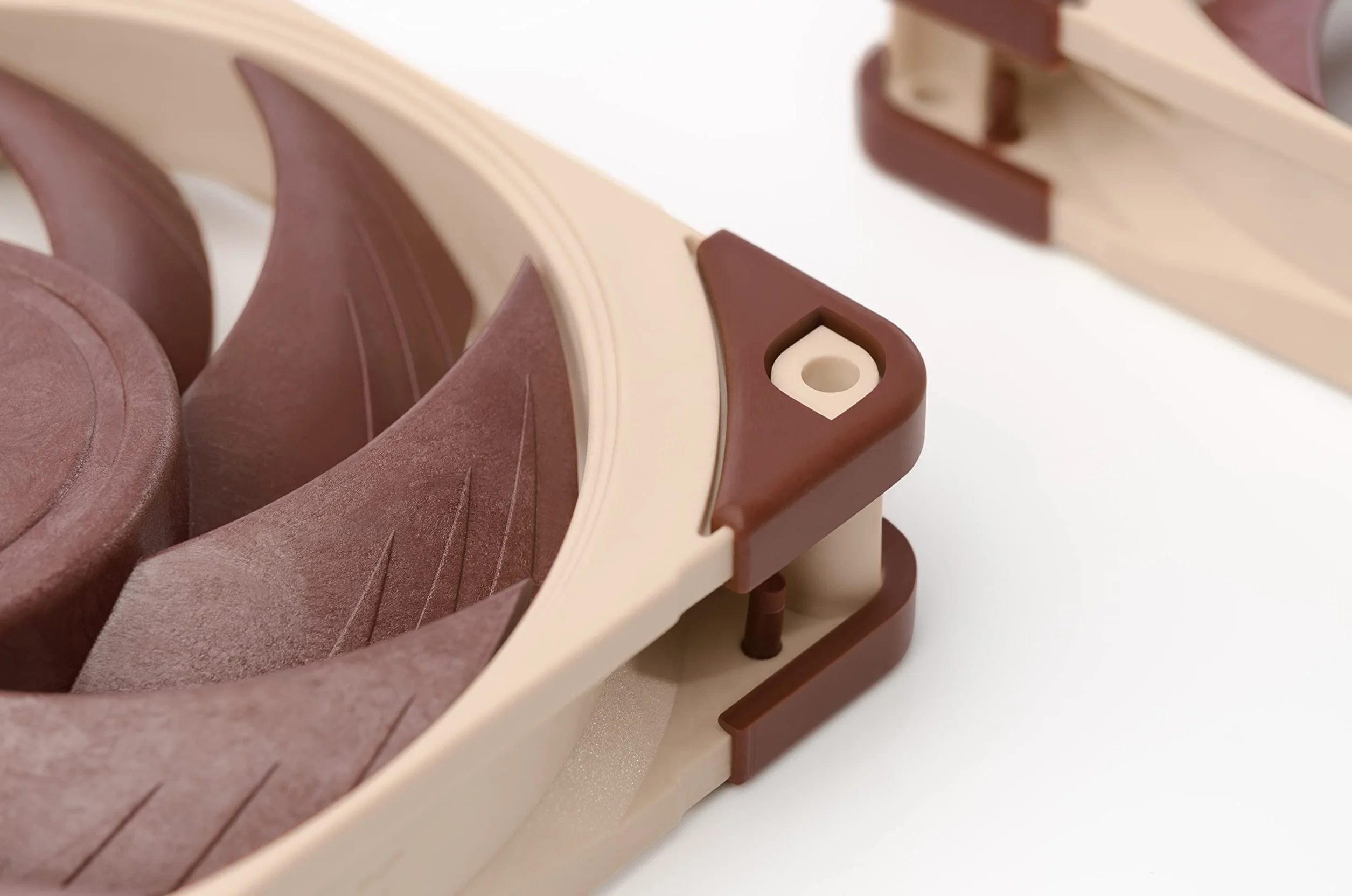 Noctua NF-A12x25 5V PWM 4-Pinowy Cichy Wentylator 120 mm Brązowy