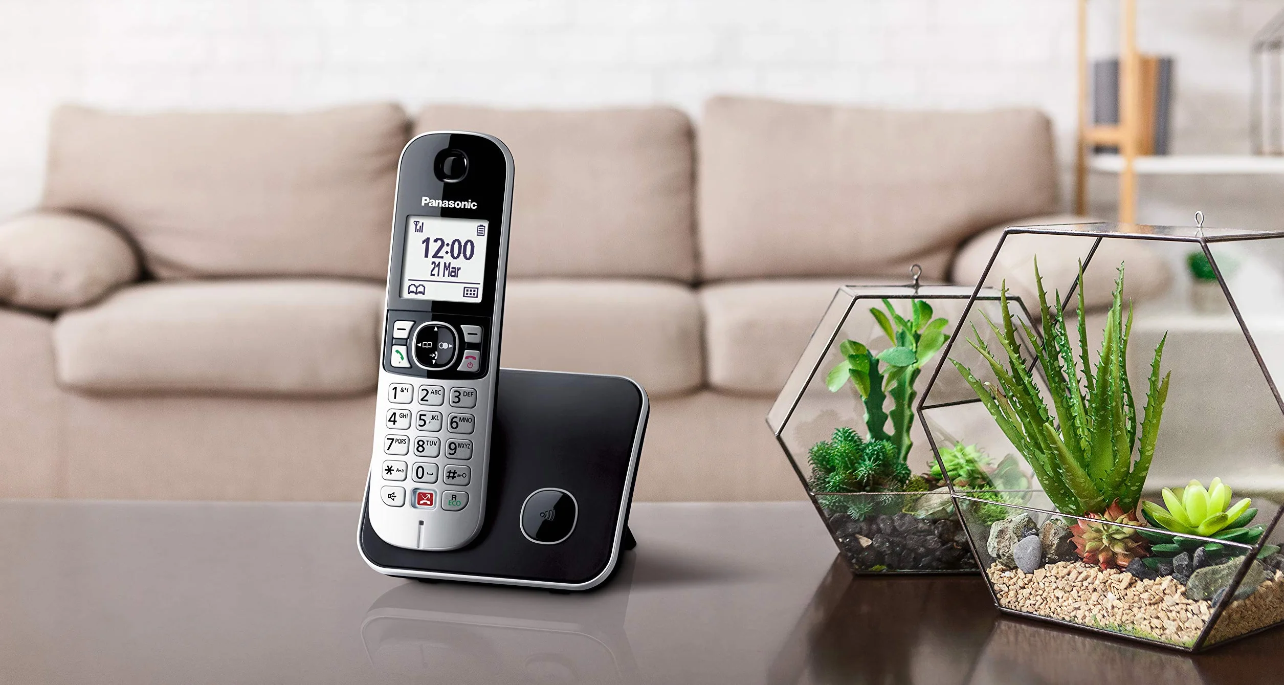 Panasonic KX-TG6861JTB Cyfrowy bezprzewodowy telefon z cyfrową sekretarką telefoniczną, podstawą i pojedynczym odbiornikiem, identyfikatorem połączeń, blokowaniem połączeń, automatycznym blokowaniem